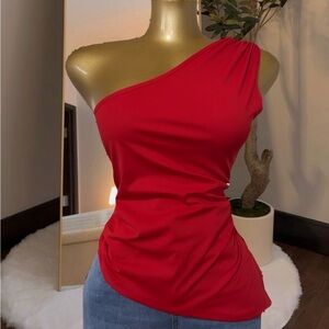 Elegant Red One-Shoulder shirt 👚